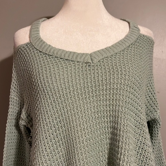 Elan Sea Green Cold Shoulder Long Sleeve Sweater, Size Small - Picture 2 of 7